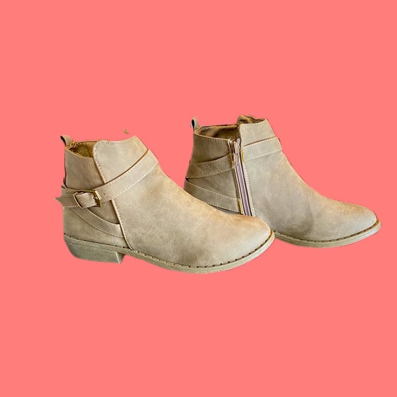 Shoes - Ankle booties Faux suede